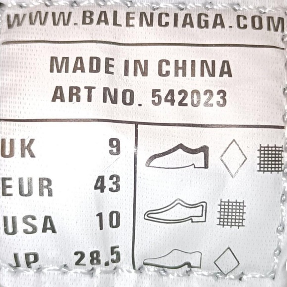 I’m selling these black Balenciagags for very cheap because I grew out of them - Picture 5 of 6